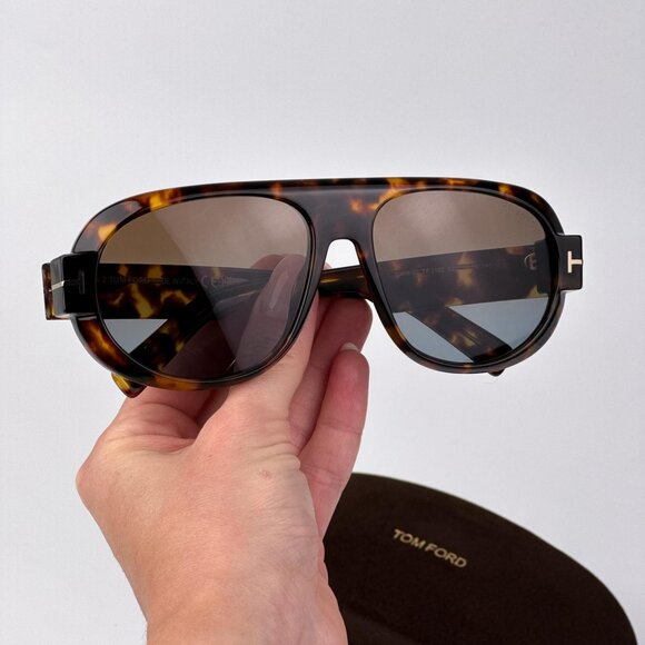 Tom Ford BLAKE-02 Sunglasses – Havana Frame Brown Gradient | Model FT1102/S 52F - Picture 1 of 11